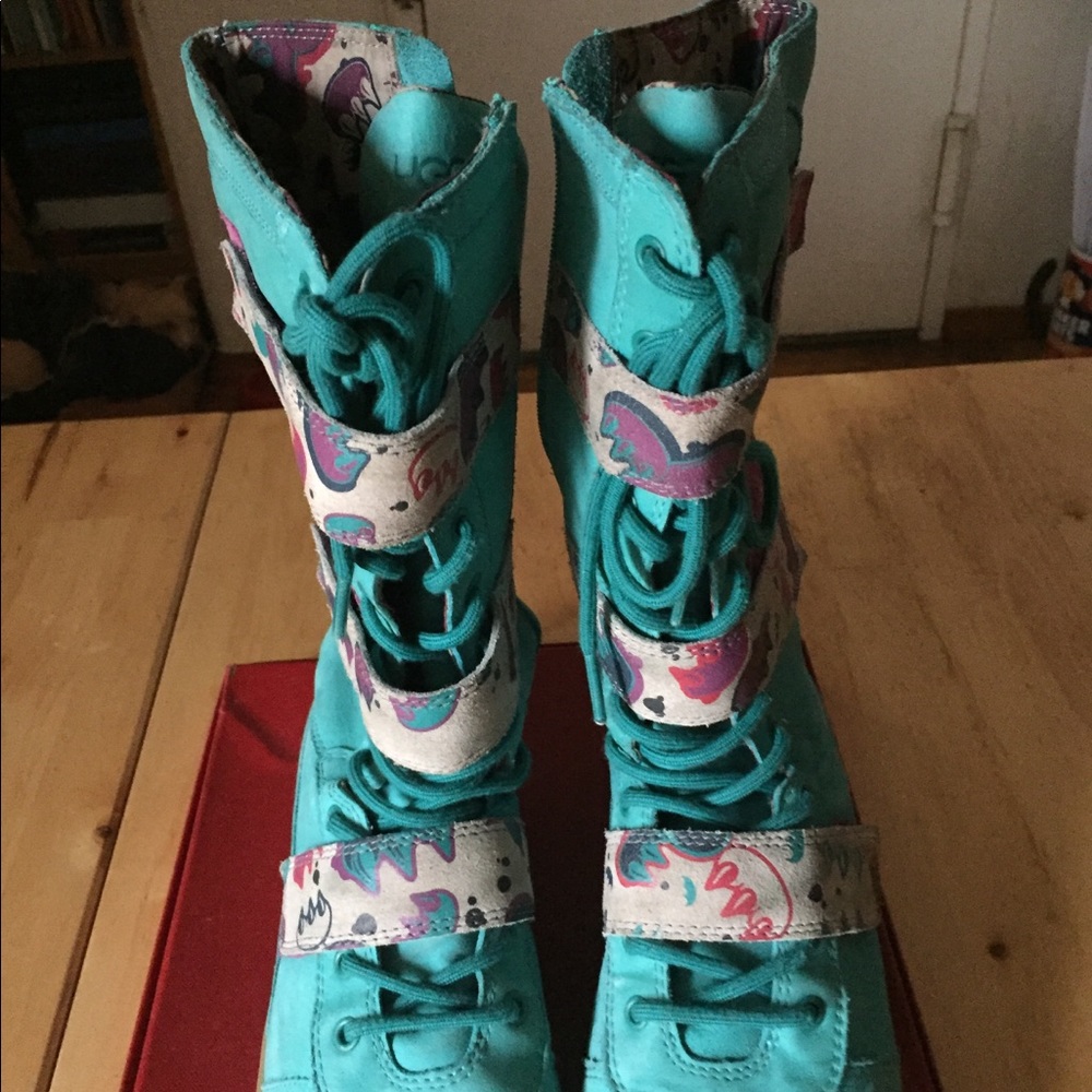 UGGs RARE Pre-Production Sample Limited edition, size 7 - Picture 2 of 7